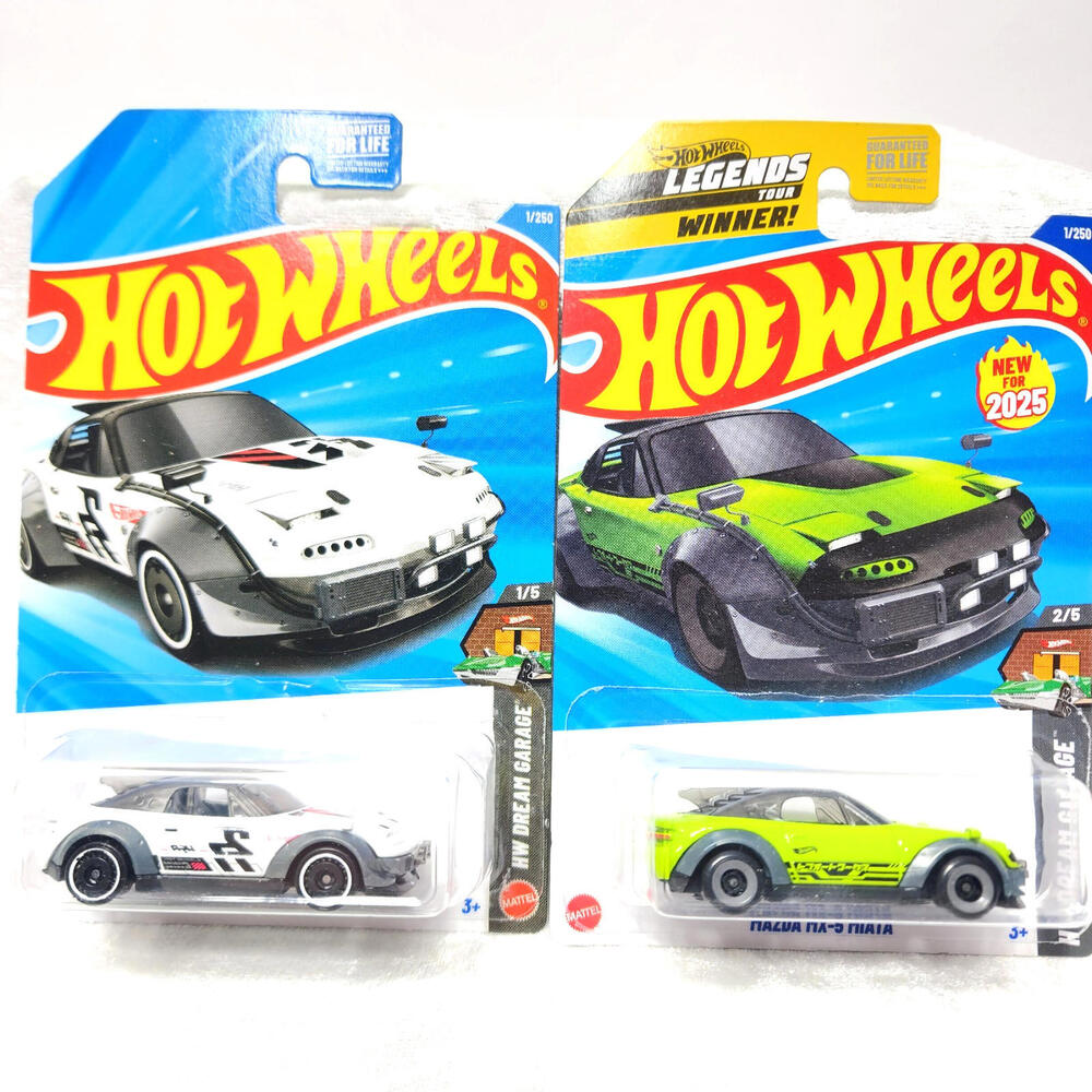 Hot Wheels Mazda MX-5 Miata 2/5 Green & 1/5 White HW Dream Garage 2-Car Lot